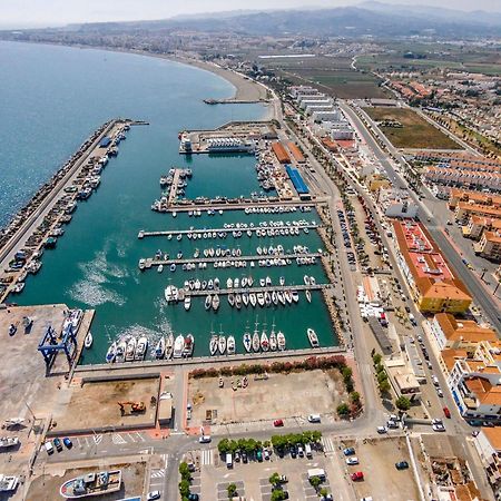 Puerto Caleta Dream - Alojamientos La Torre กาเลตา เด เวเลซ ภายนอก รูปภาพ