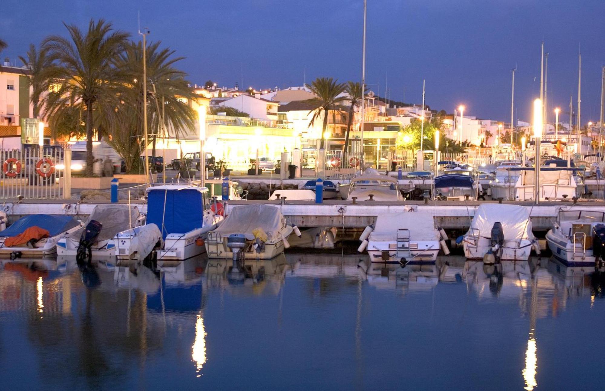Puerto Caleta Dream - Alojamientos La Torre กาเลตา เด เวเลซ ภายนอก รูปภาพ