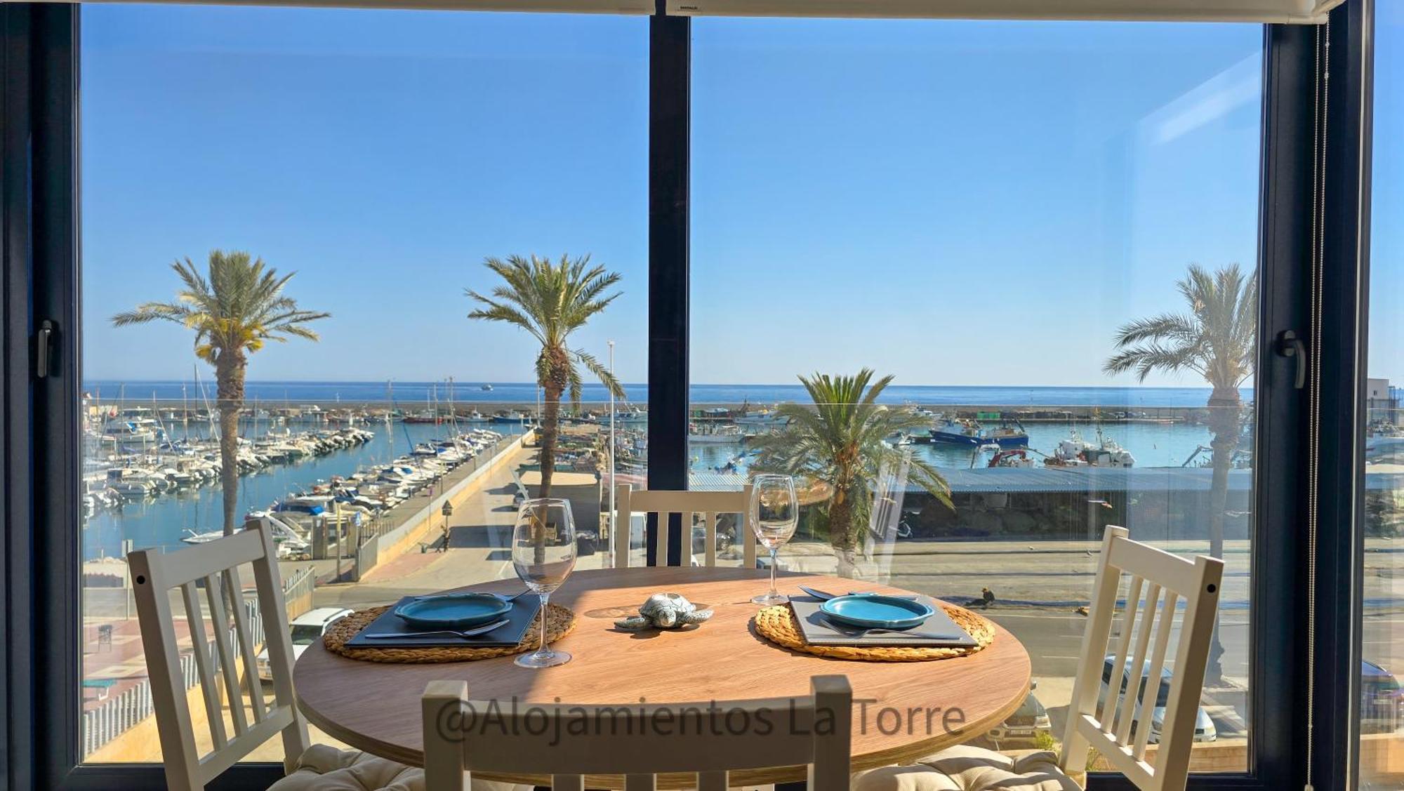 Puerto Caleta Dream - Alojamientos La Torre กาเลตา เด เวเลซ ภายนอก รูปภาพ